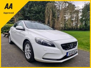 💥2014 Volvo V40💥(AUTO+Warranty+Low KM's) - Image 2