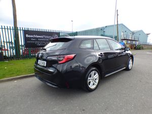TOYOTA COROLLA 1.8 HYBRID LUNA AUTO ESTATE - Image 3
