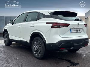 Nissan QASHQAI 1.3 PET Mild Hybrid SV - Image 2