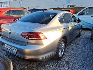 Volkswagen Passat Business 2.0 Tdi Manual 6speed - Image 3