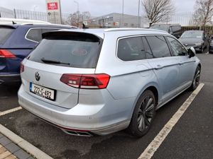 Volkswagen Passat R-line 2.0tdim6f 150 5dr - 1968 - Image 4