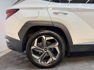 Hyundai Tucson 4WD Executive Plus Plug in Hybrid - Image 4