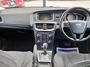 Volvo V40 Automatic - Image 3