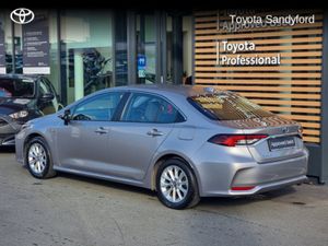 Toyota Corolla Hybrid Luna Auto Saloon // Toyota - Image 3