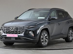 Hyundai Tucson 1.6 Executive Diesel 6spd  reverse - Image 3
