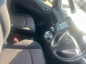 Nissan serena auto hybrid low millage 8 seater - Image 4