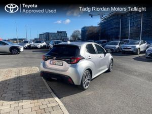 Toyota Yaris 1.5 HYBRID PLATINUM - Image 2
