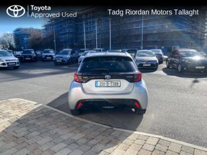 Toyota Yaris 1.5 HYBRID PLATINUM - Image 4