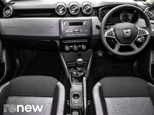 Dacia Duster Essential TCe 100 Bi-fuel 4x2 - Image 2