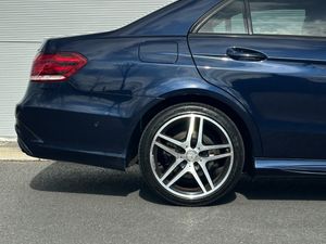 Mercedes-Benz E220d AMG Night Edition - Image 3