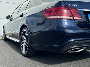 Mercedes-Benz E220d AMG Night Edition - Image 2
