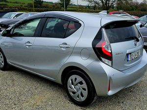 192 Toyota Aqua 1.5 Hybrid High Spec €13500 - Image 4