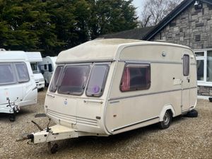 Castleton 2 Berth Vintage Caravan - Image 2