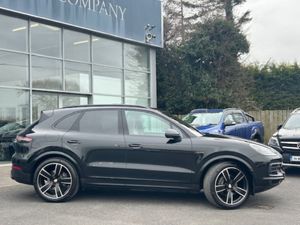 Porsche Cayenne V6 3.0 E-Hybrid Platinum Edition - Image 3