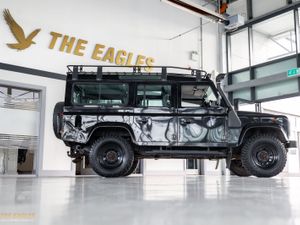 Land Rover Defender 110 2.5 300 TDI 5DR - Image 2
