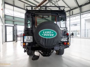 Land Rover Defender 110 2.5 300 TDI 5DR - Image 3