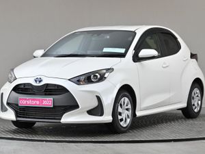 Toyota Yaris 1.5 Petrol Hybrid reverse Cam privac - Image 3