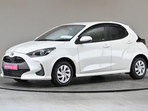Toyota Yaris 1.5 Petrol Hybrid reverse Cam privac - Image 4