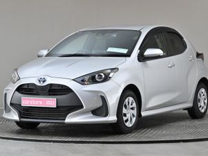 Toyota Yaris 1.5 Petrol Hybrid 2tone Interior hea - Image 3