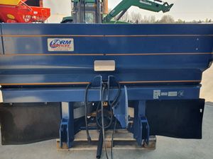 Bogballe 2.2 Tonne Fertilizer Spreader - Image 4