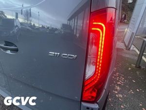 Mercedes-Benz Sprinter 211 Compact Low Roof Manual - Image 3