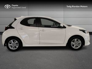 Toyota Yaris Hybrid Luna - Image 3