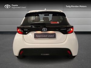 Toyota Yaris Hybrid Luna - Image 4