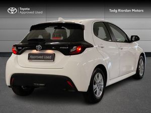 Toyota Yaris Hybrid Luna - Image 2