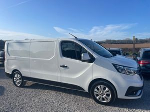 Renault Trafic Sport - Image 4