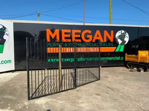 13ft x 77"  BOW TOP ENTRANCE GATES.........1617. - Image 2