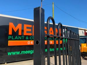 13ft x 77"  BOW TOP ENTRANCE GATES.........1617. - Image 4