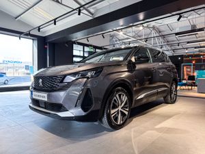 2023 Peugeot 5008 FL Allure 1.5 Blue HDI - Image 4