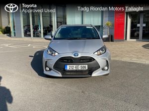 Toyota Yaris HYBRID  LUNA - Image 4