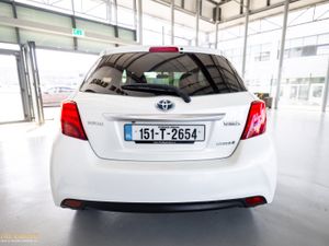 Toyota Yaris HYBRID LUXURY MC 4DR AUTO - Image 4