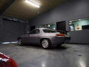 1987 Porsche 928 S4 *Manual* *50k Miles* - Image 2