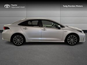Toyota Corolla Hybrid Luna Sport 4DR Auto - Image 3