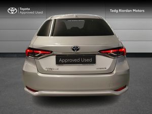 Toyota Corolla Hybrid Luna Sport 4DR Auto - Image 4