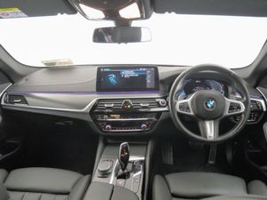 BMW 5 Series 530e M Sport Saloon - Image 4
