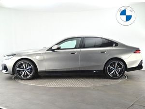 BMW 5 Series 530e M Sport Saloon - Image 3