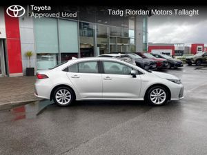 Toyota Corolla HYBRID LUNA SALOON - Image 3