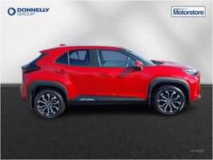 Toyota Yaris Cross 1.5 Hybrid Design 5dr CVT - Image 3