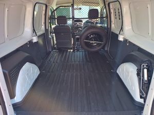 Renault Kangoo Z.E 33 Business Maxi - Image 4