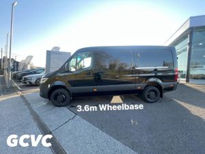 Mercedes-Benz Sprinter 319 MWB Low Roof - Image 2