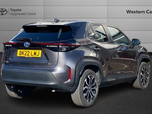 Toyota Yaris 2022 - Image 2