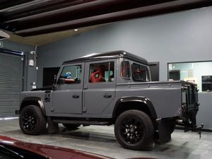 2011 Chelsea Land Rover Defender 110 N1 - Image 2