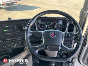 Scania R Series R450 6X2 Tractor Unit - Image 4