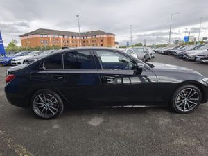 BMW 3 SERIES 330E XDRIVE SPORT PRO - Image 4