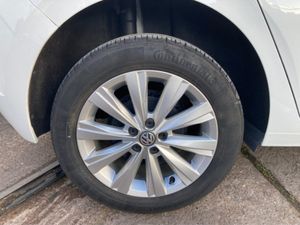 Volkswagen Polo 1.0 Petrol High Line Automatic - Image 2