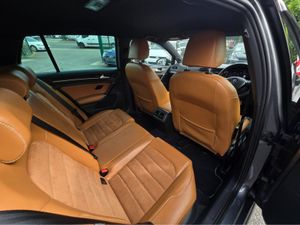 Volkswagen Golf 1.4 TSI SPECIAL TAN LEATHER SEATS - Image 3