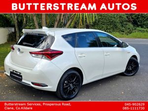 Toyota Auris 1.8 Hybrid Sport - Image 2